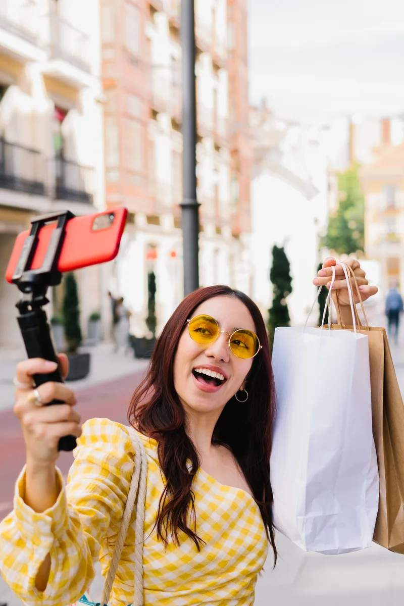 Street Style & Hauls